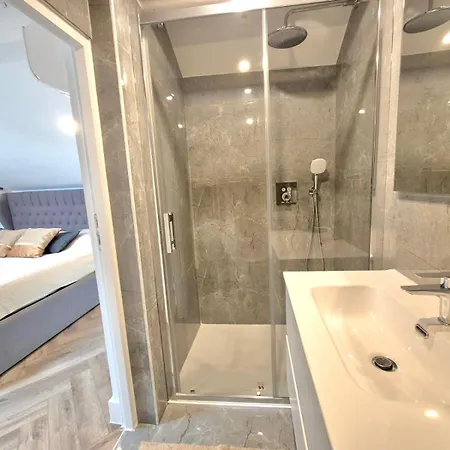 Luxury 3 Bed 2 Bath Flat Croisette Apartment *